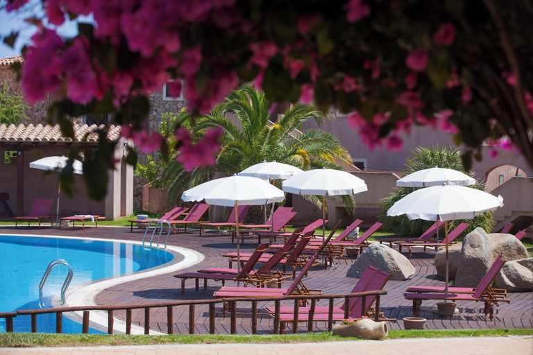 Sport & Beauty 5, Residence with pool in Campulongu, Cagliari