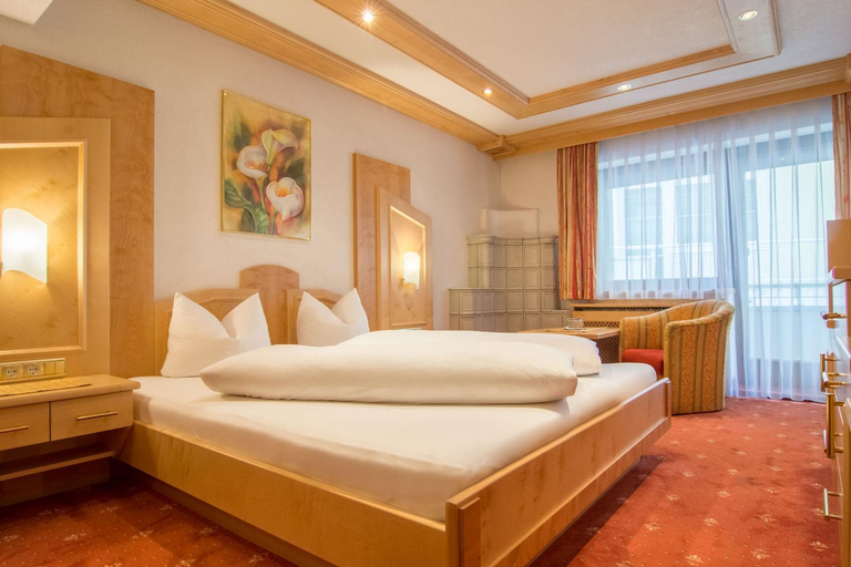 Bedroom 2, Alphotel Garni Salner, Landeck
