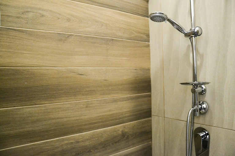 Bathroom 3, CASA Di EDO, Brindisi