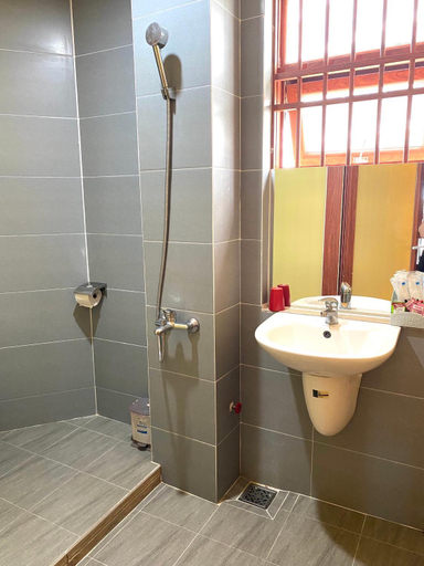 Bathroom 5, Hoa Sua Hotel, Vũng Tàu