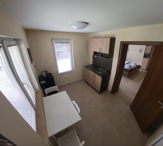 Others 3, Twain Apart&Rooms, Stolichna