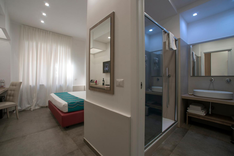 Bathroom 2, Regina Margherita Suite, Napoli