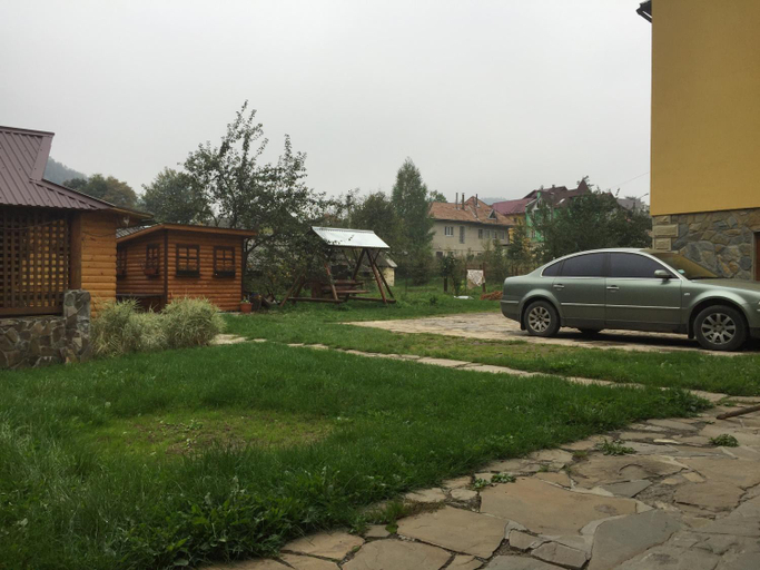 Others 5, Pryvatna sadyba Svitanok, Iaremchans'ka
