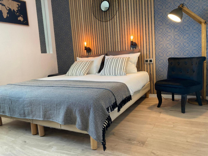 Others 4, Appart'Hotel - Gare TGV - Courtine - Confluence - 407, Vaucluse