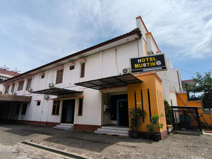 Exterior & Views 1, Hotel Mustika Syariah, Blora