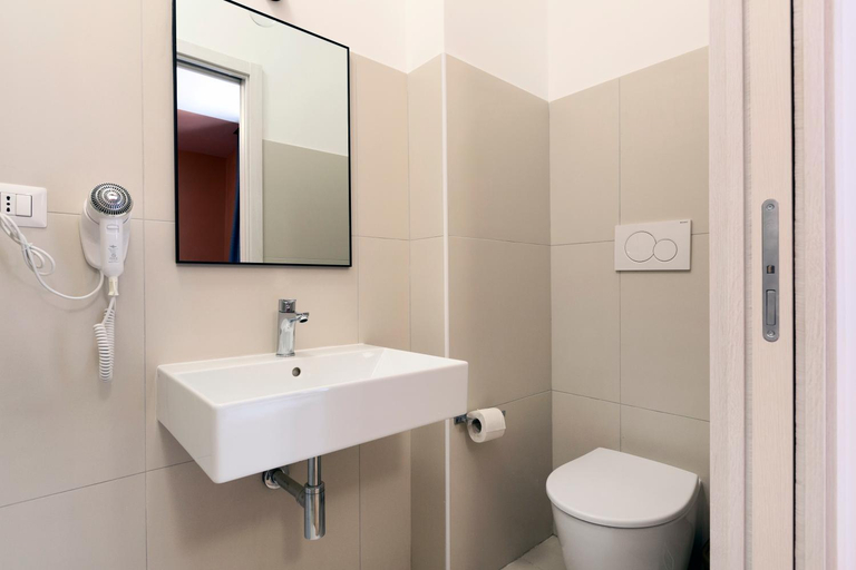 Others 3, Luciano San Giovanni Guest House, Roma
