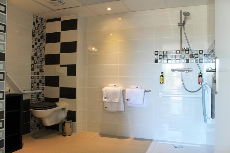 Bathroom 4, Rives d Or Hotel, Var