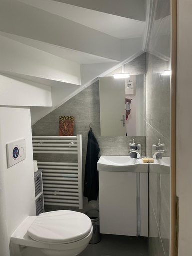 Bedroom 3, La Maison Bleue a 2 pas du Lac du Neuchatel, Neuchâtel