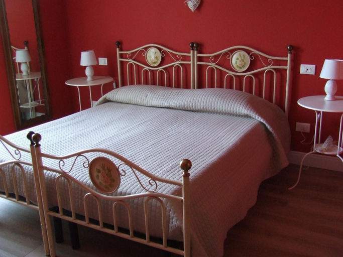 Bedroom 2, B&B Solstizio d'estate, Brescia