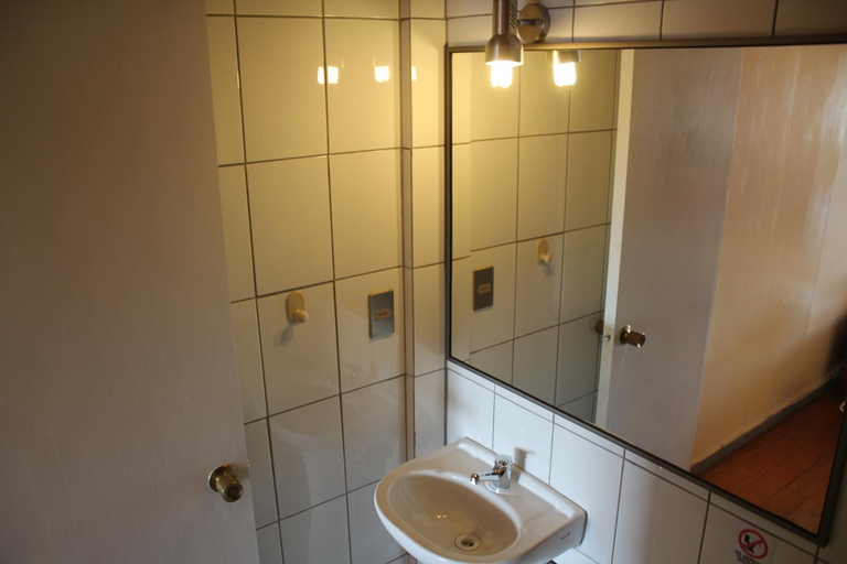 Bathroom 5, Hostal Boutique F, San Antonio