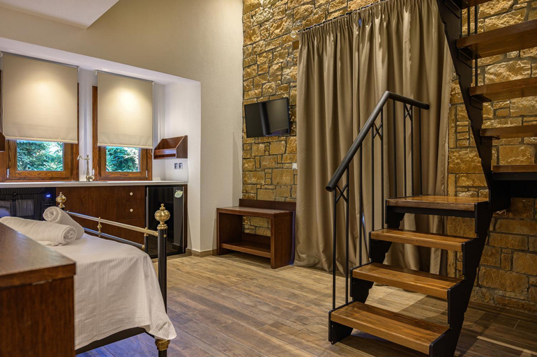 Others 4, Arxontariki Suites, Central Macedonia