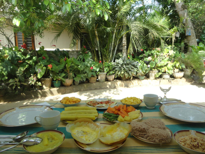 Food & Drinks 4, The ED Corner - Hiriketiya, Dickwella