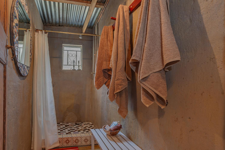 Others 2, THE LAZY LAPA, West Rand