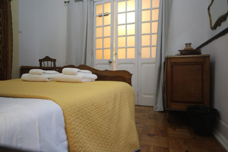 Others 3, Antique M1 R1 - Amazing Double Room with shared Bathroom in Marques Pombal, Lisbon