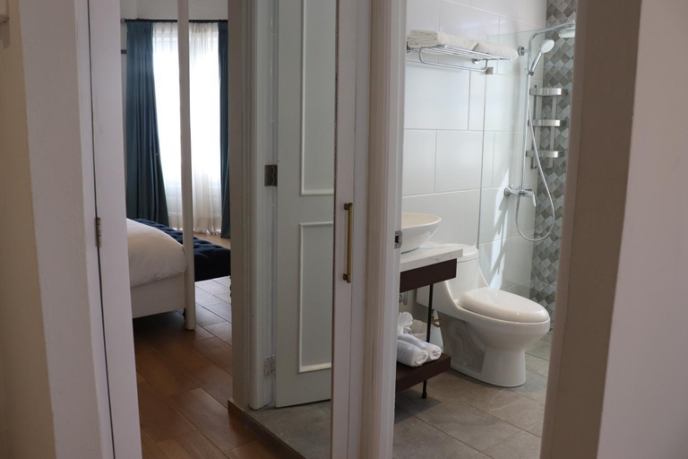 Bathroom 4, HOTEL CONDE DE PEÑALBA, Distrito Nacional