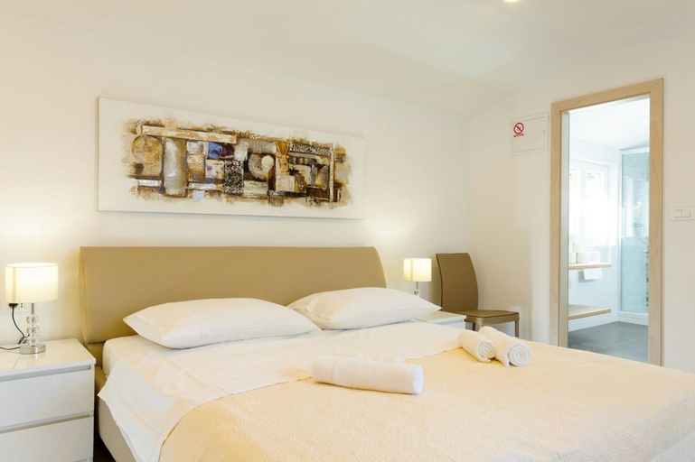 Others 3, Apartments & Room Libar, Split