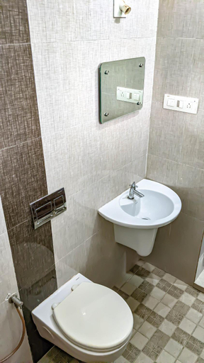 Others 5, Shangri-laa hotel apartments, Kozhikode