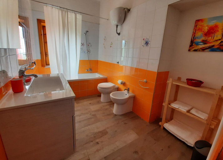 Bathroom 2, B&B Ioli Vesuvio, Napoli
