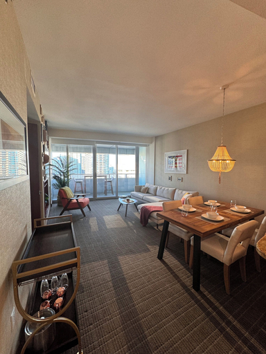 Food & Drinks 5, AKA Brickell Condo Free Parking by Palermo Home Miami, Miami-Dade