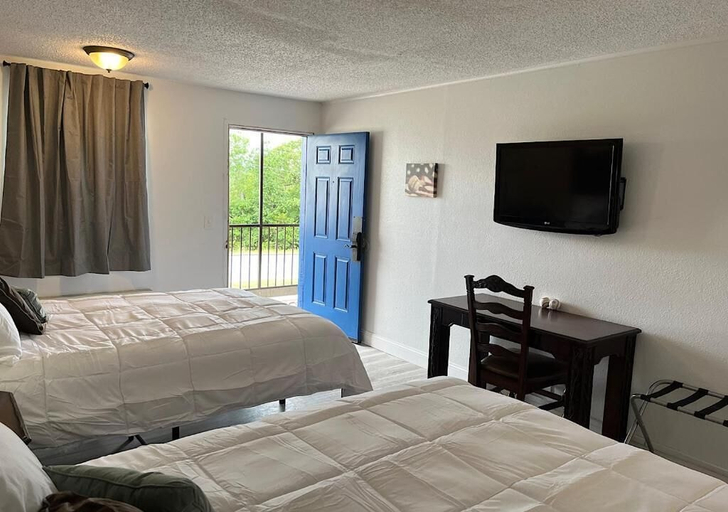 Bedroom 3, Ball Parks Inn, Taney