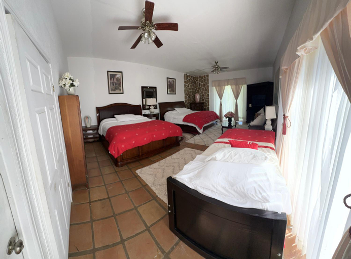Bedroom 2, Baja best rooms, Ensenada