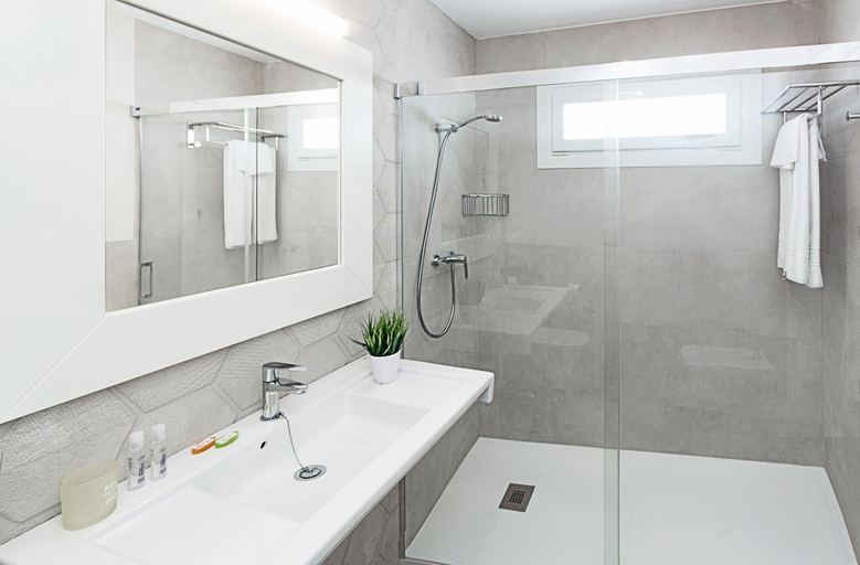 Bathroom 5, Apartamentos Perla Marina, Málaga