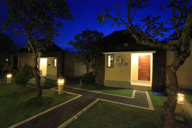 Exterior 2