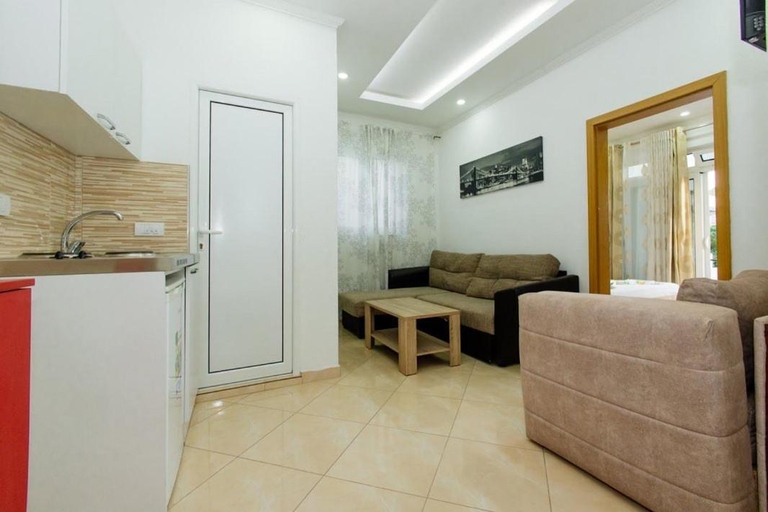Others 4, Flori Apartments