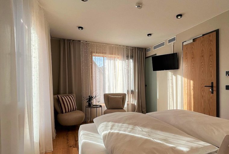 Bedroom 2, Hotel-Weingut Bernard, Kitzingen