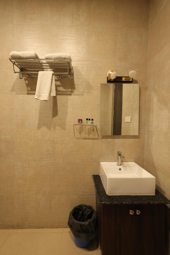Bathroom 3, Crown Ceremonies, Karnal