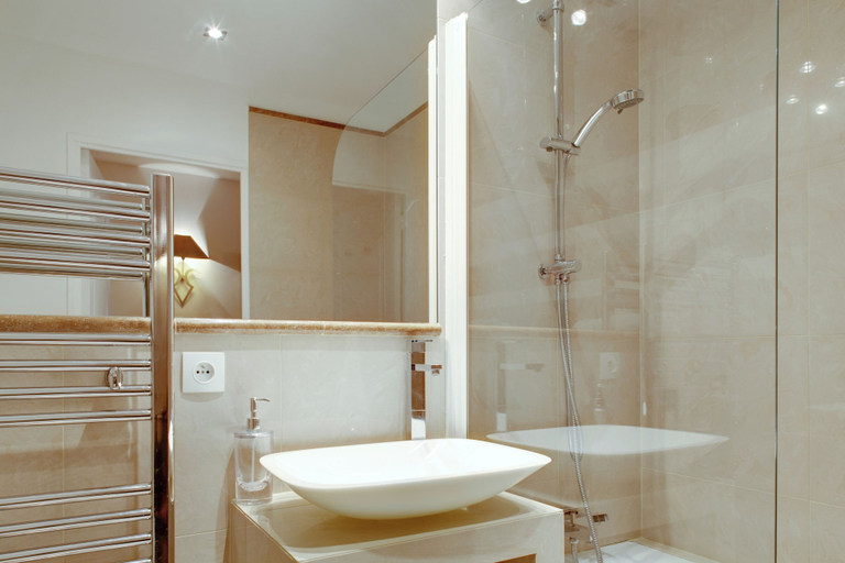 Bathroom 3, St Germain Grenelle Residence, Paris