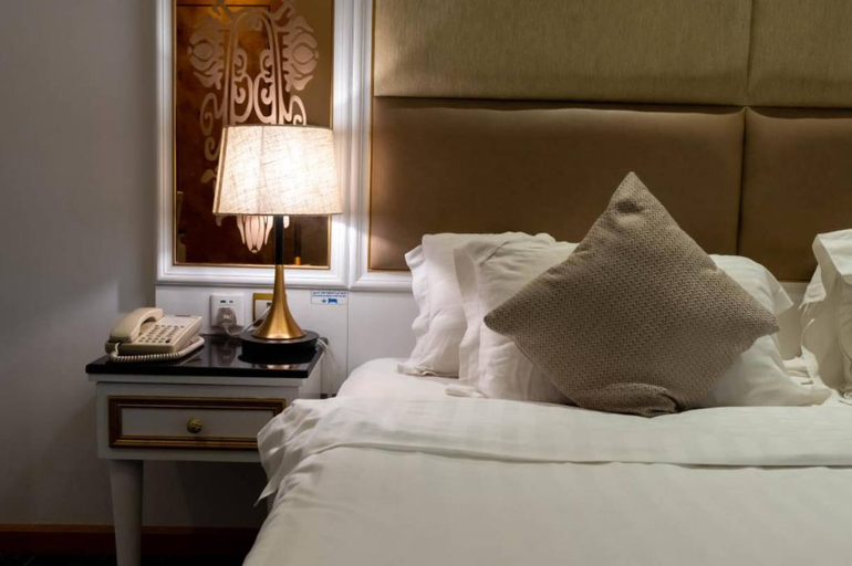 Bedroom 5, Platinum 50, Taif