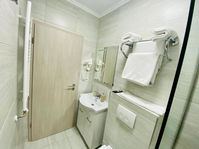 Bathroom 2, Hotel Bliss, Roman