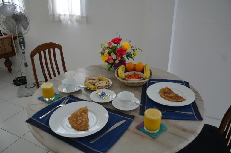 Food & Drinks, Ripple Reach Apartments, Galle Four Gravets