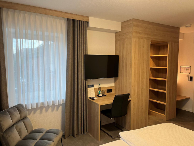 Others 4, Hotel Papenbreer, Gütersloh