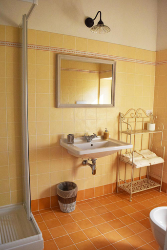 Bathroom 19