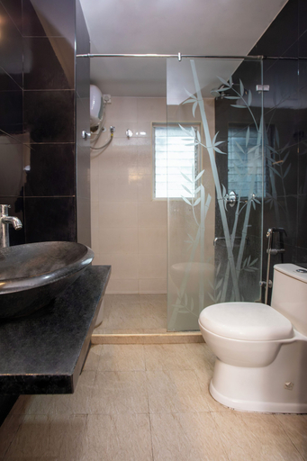 Bathroom 3, Amutham Inn, Thiruvallur
