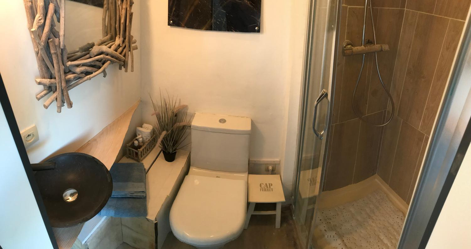 Bathroom 2, L'Ancienne Poste - chambres d'hotes et table de degustation, Luxembourg