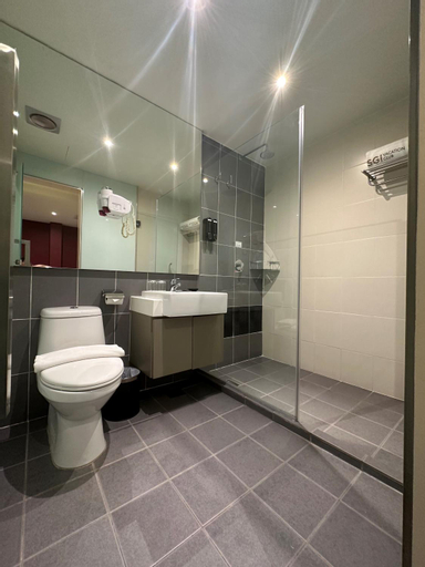 Bathroom 29