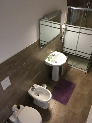Bathroom 3, Fiore di Loto, Verona