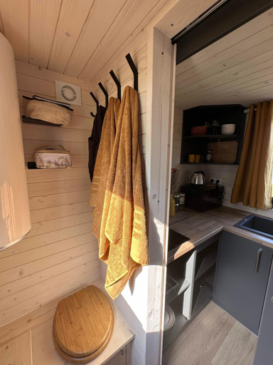 Others 3, Joy Tiny House, Orne