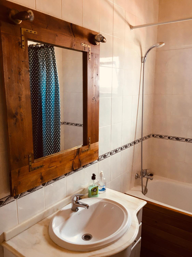 Others 3, Carrapateira Lodge, Aljezur