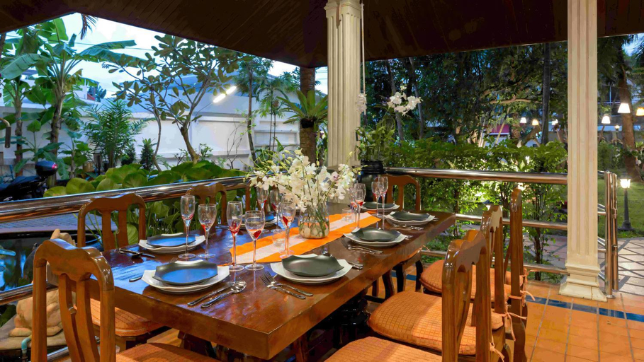 Food & Drinks 5, Talay Naiharn Hotel, Phuket Island