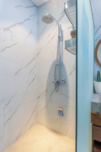 Bathroom 26
