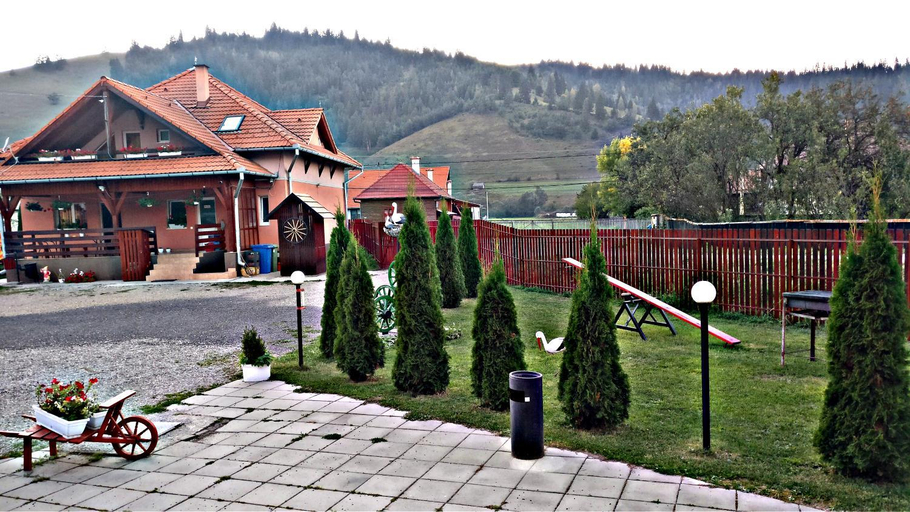 Others 4, Picnic Panzio, Lunca De Sus