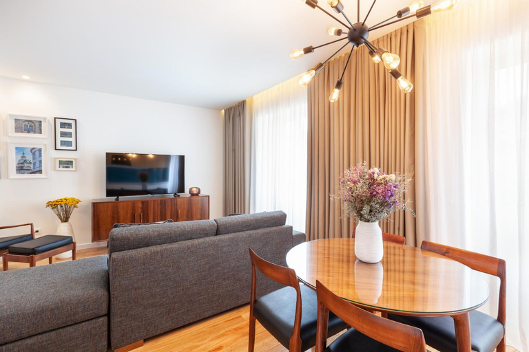 Others 5, Avenida Residence, Braga