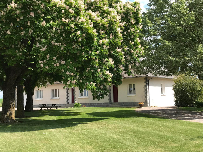 Others 4, Chambre d'hotes a la campagne, Indre