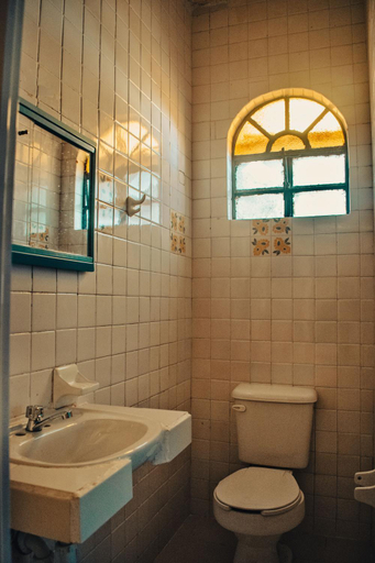 Bathroom 5, Hotel Cupules, Mérida