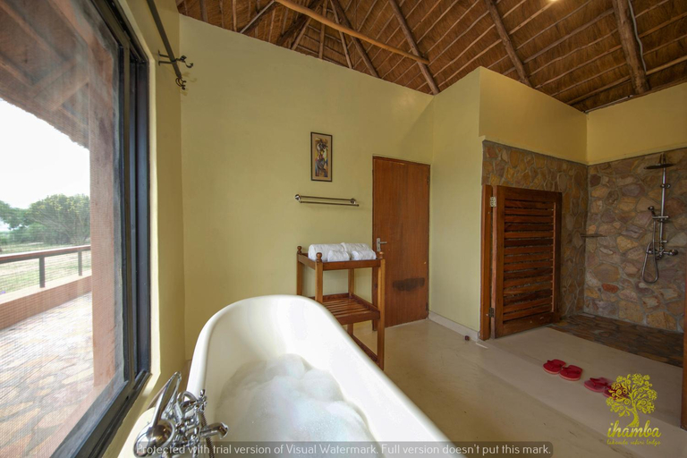 Bedroom 3, Ihamba Lakeside Safari Lodge, Busongora
