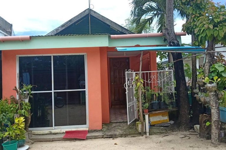Others 2, Cardo's Front Beach Room, General Luna
